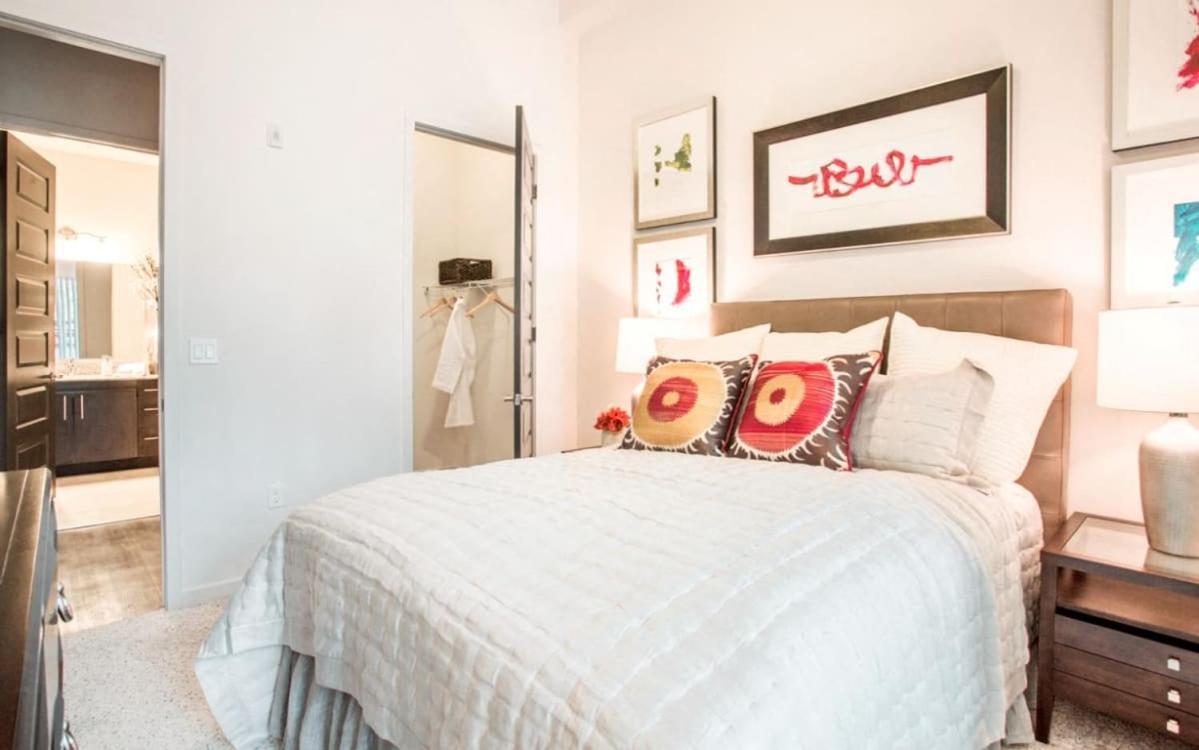 Apartment Spacious Large 2 Bed In Woodland Hills Ca